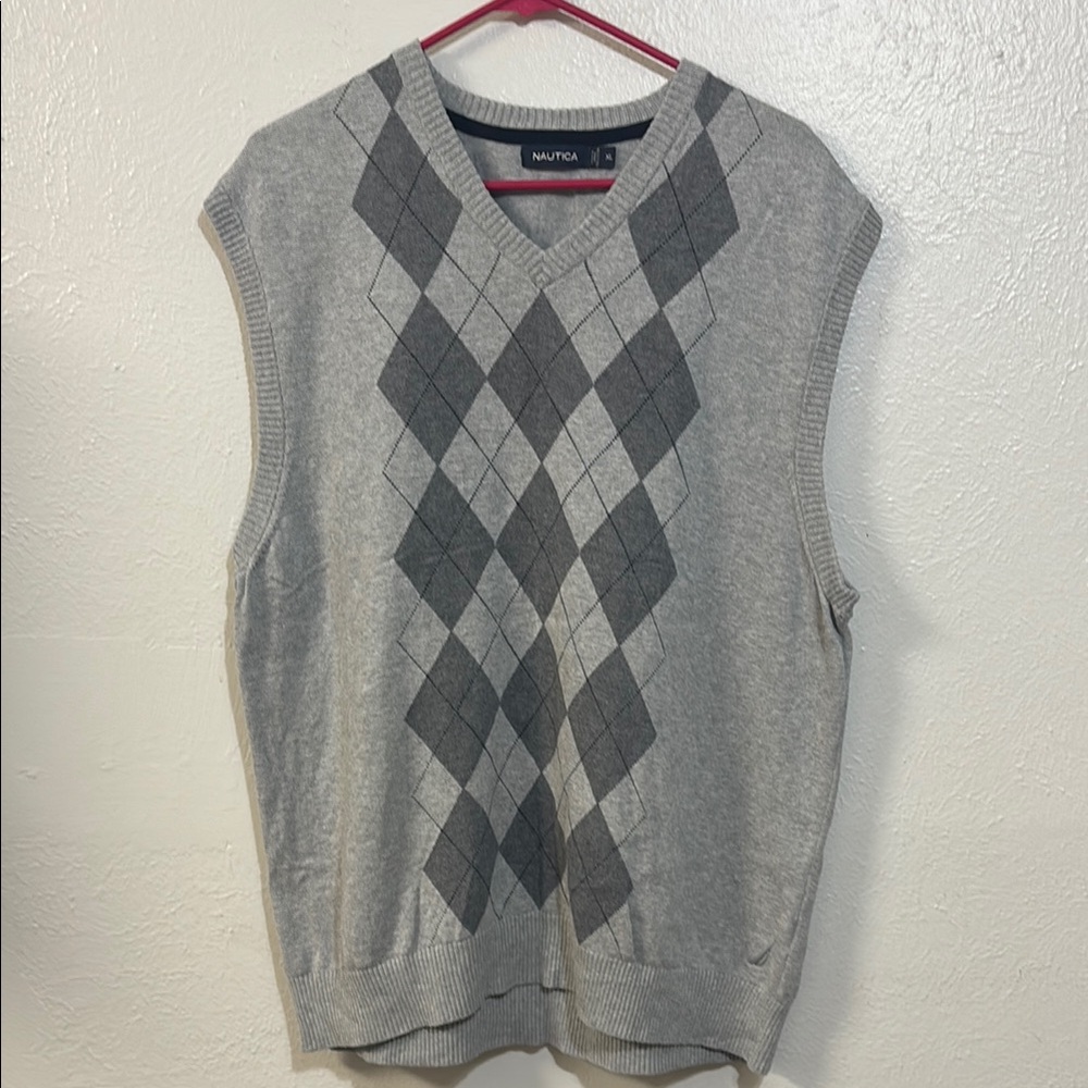 Nautica Gray V-Neck Sweater Vest with Argyle Pattern XL